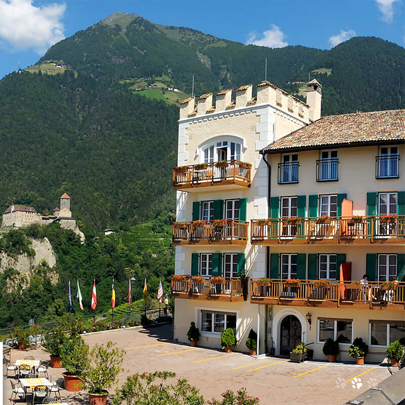 Ein schönes Hotel in den Bergen